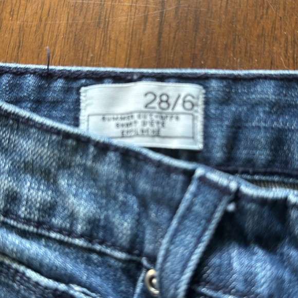 Gap Jean Shorts. - Picture 2 of 3